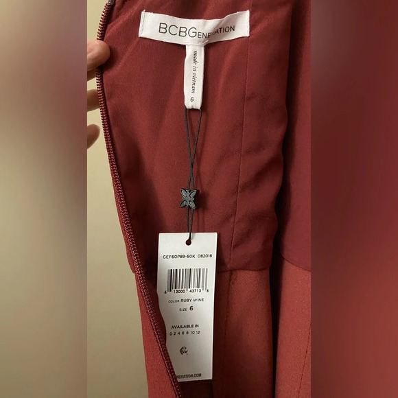 NWT BCBGeneration Ruby Wine Mini Dress Size 6 - Picture 3 of 6